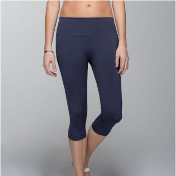 Lululemon In The Flow Crop II *Pattern - Picture 6 of 10